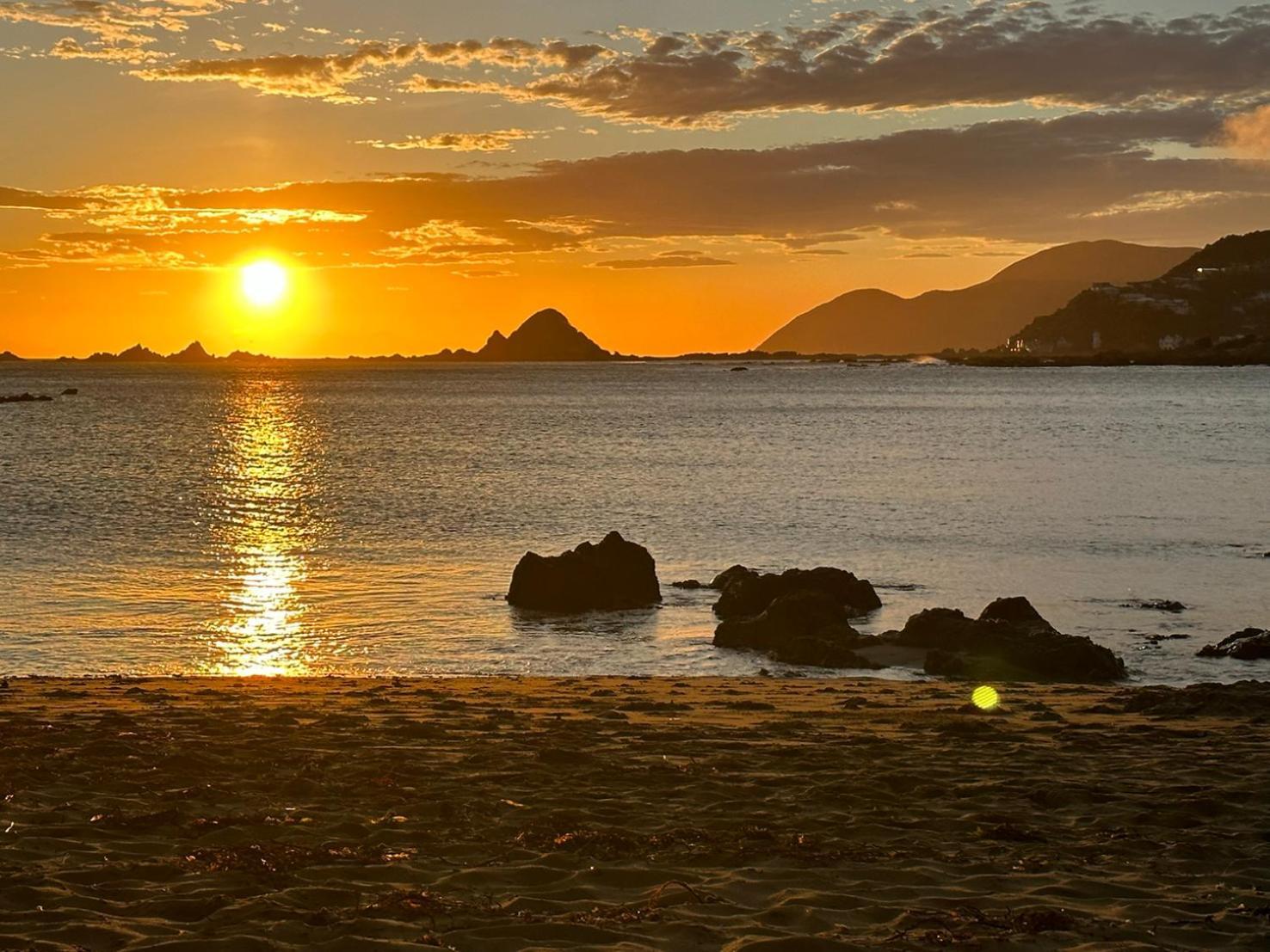 Вилла Stunning Views Ocean-Front Веллингтон Экстерьер фото